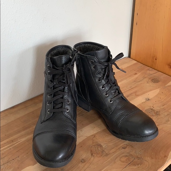 clarks women's combat boots
